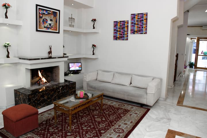 Alexiou Hotel