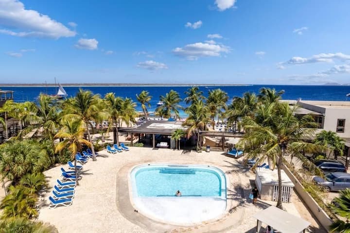 Eden Beach Resort