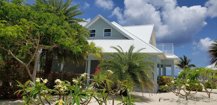 Cayman Luxury Rentals at Ocean Paradise