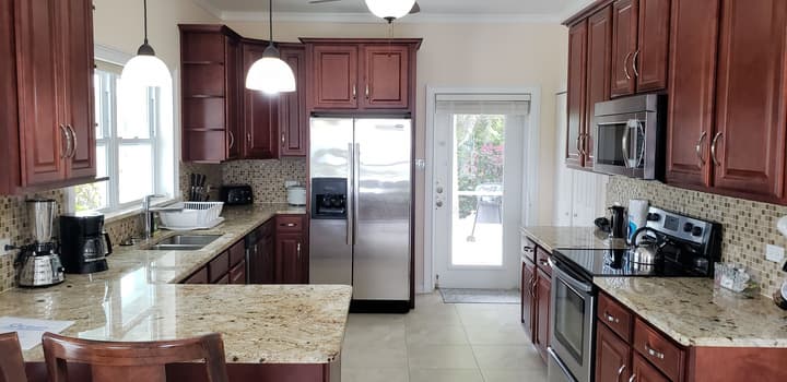 Cayman Luxury Rentals at Ocean Paradise