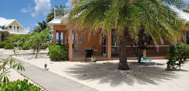 Cayman Luxury Rentals at Ocean Paradise