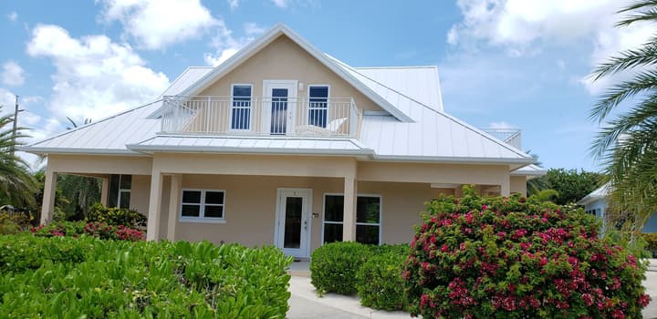 Cayman Luxury Rentals at Ocean Paradise