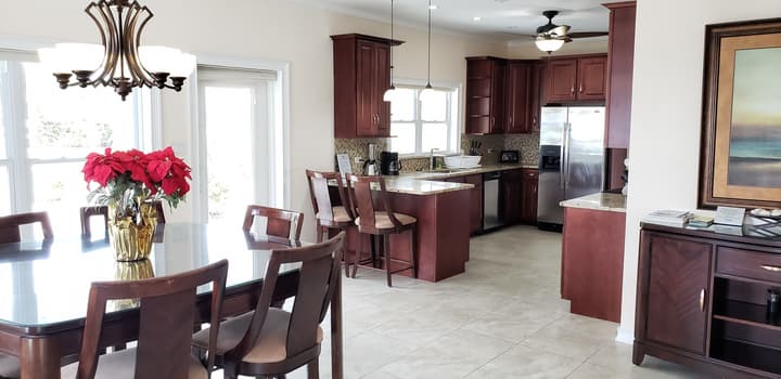 Cayman Luxury Rentals at Ocean Paradise