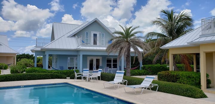 Cayman Luxury Rentals at Ocean Paradise