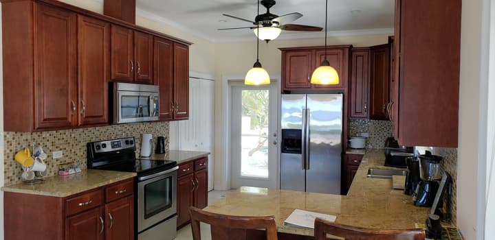 Cayman Luxury Rentals at Ocean Paradise