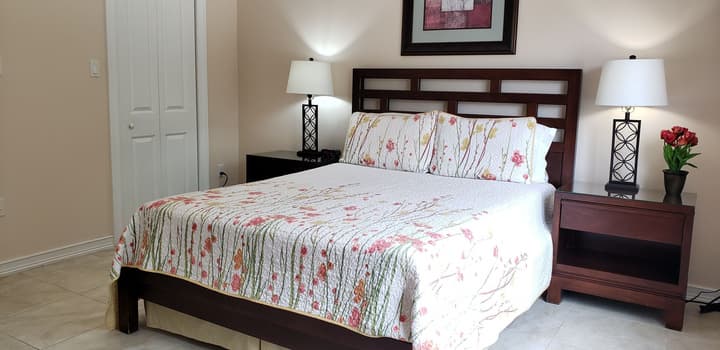Cayman Luxury Rentals at Ocean Paradise