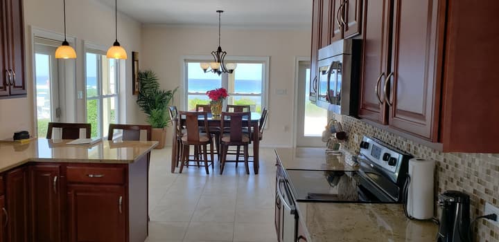 Cayman Luxury Rentals at Ocean Paradise