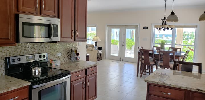 Cayman Luxury Rentals at Ocean Paradise