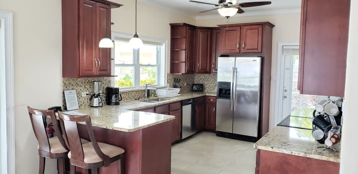 Cayman Luxury Rentals at Ocean Paradise