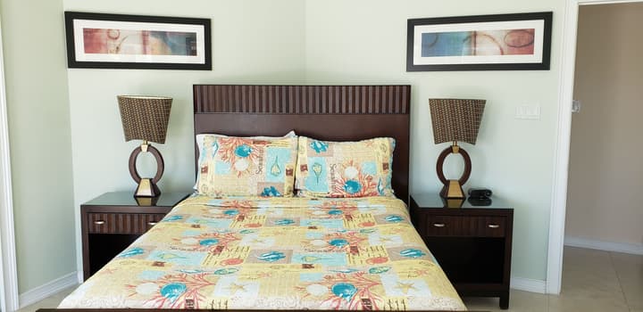 Cayman Luxury Rentals at Ocean Paradise