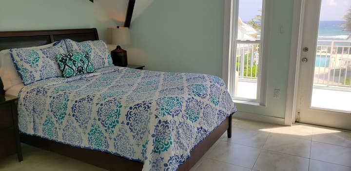 Cayman Luxury Rentals at Ocean Paradise