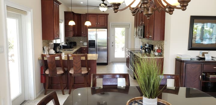 Cayman Luxury Rentals at Ocean Paradise