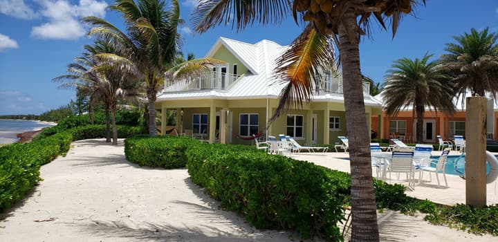 Cayman Luxury Rentals at Ocean Paradise