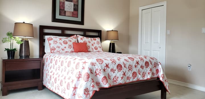 Cayman Luxury Rentals at Ocean Paradise