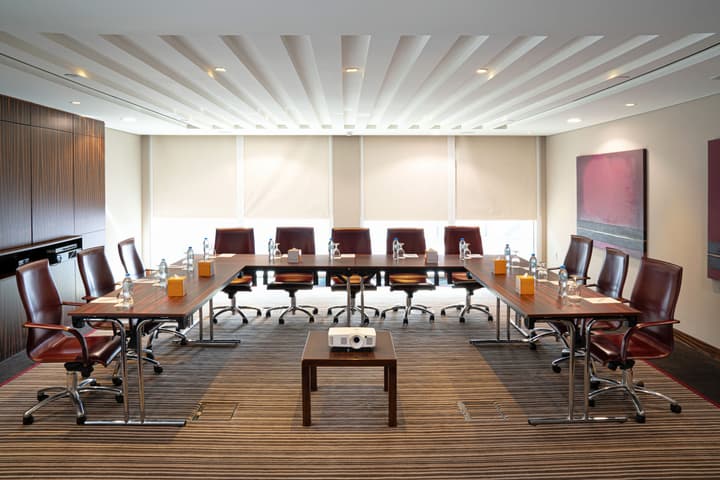 Centro Al Manhal by Rotana