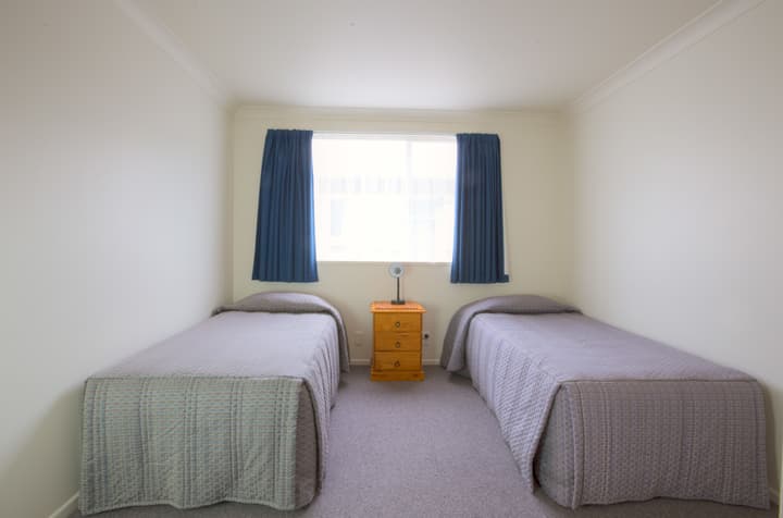 AAA Thames Court Motel