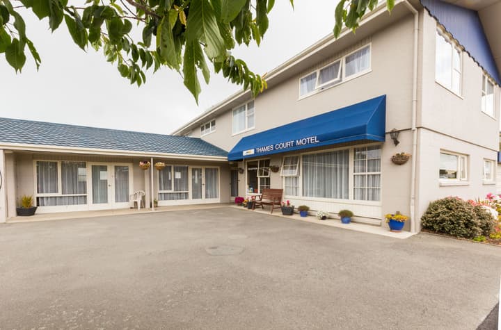 AAA Thames Court Motel