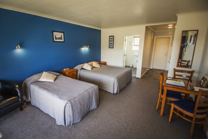 AAA Thames Court Motel