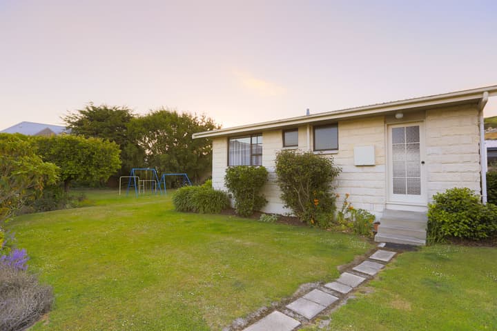 AAA Thames Court Motel