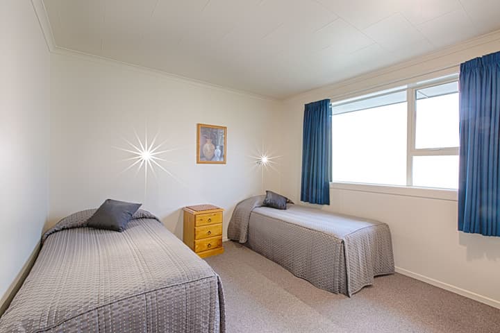 AAA Thames Court Motel