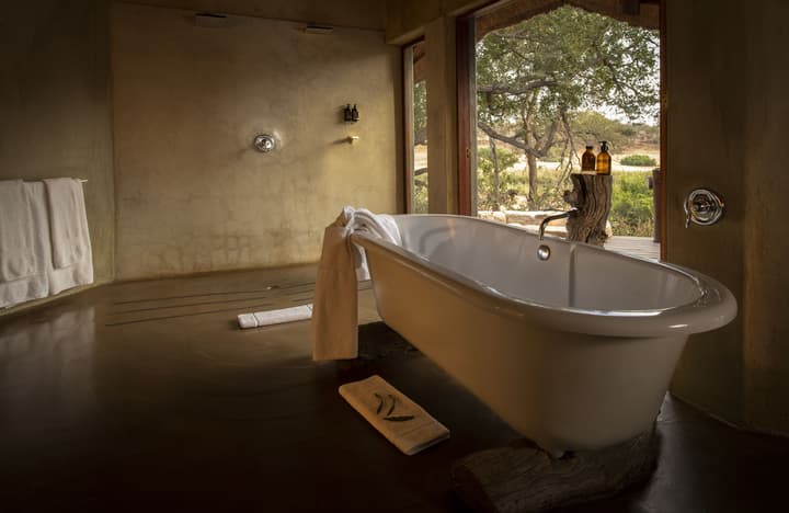 Pondoro Game Lodge  - Open to Kruger Park