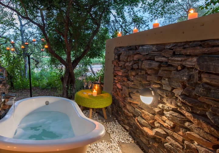 Pondoro Game Lodge  - Open to Kruger Park