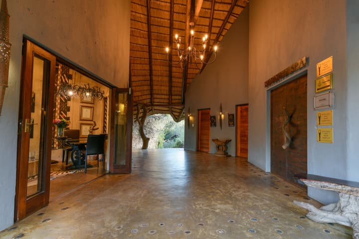 Pondoro Game Lodge  - Open to Kruger Park