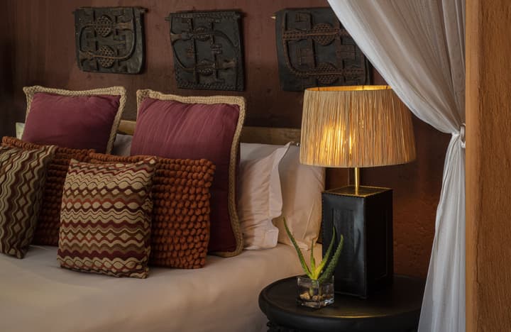 Pondoro Game Lodge  - Open to Kruger Park