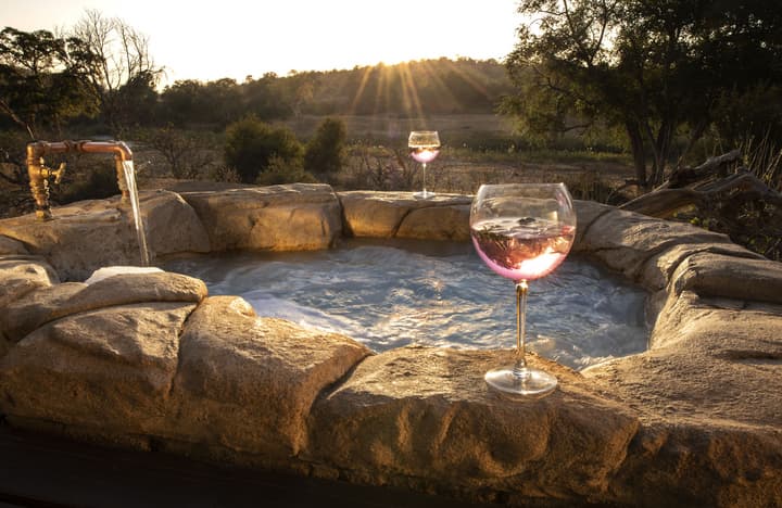 Pondoro Game Lodge  - Open to Kruger Park