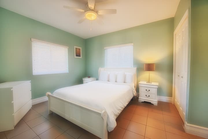 Hollywood Beachside Boutique Suites