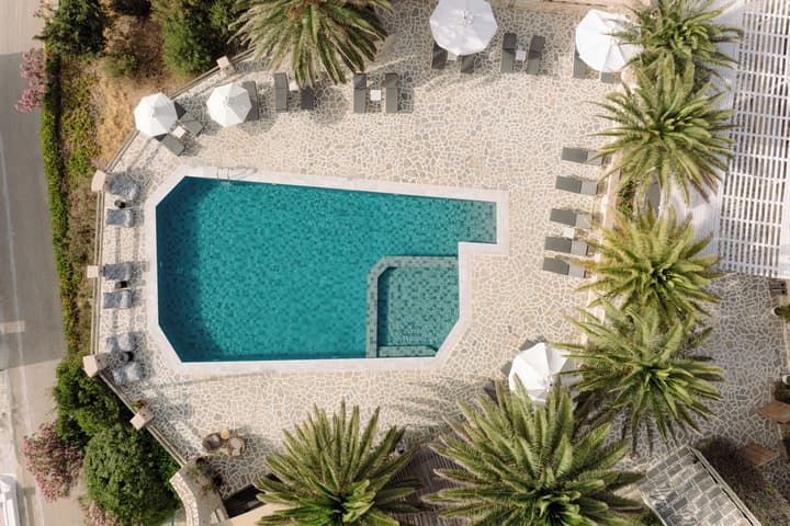 Pnoi Hotel