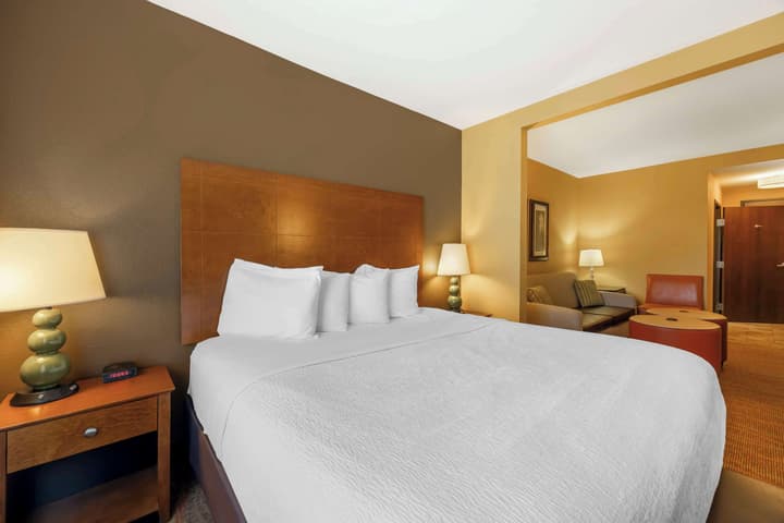 Best Western Plus Tupelo Inn & Suites