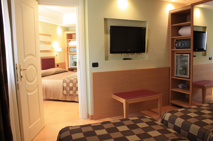 Artemis Hotel
