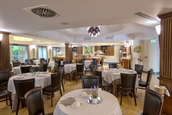 Artemis Hotel