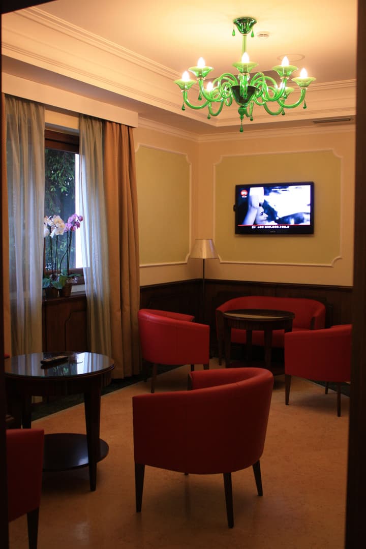Artemis Hotel
