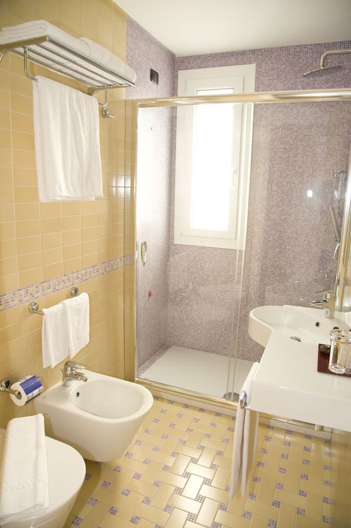 Artemis Hotel