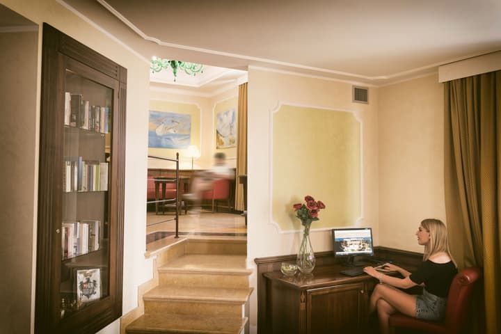 Artemis Hotel