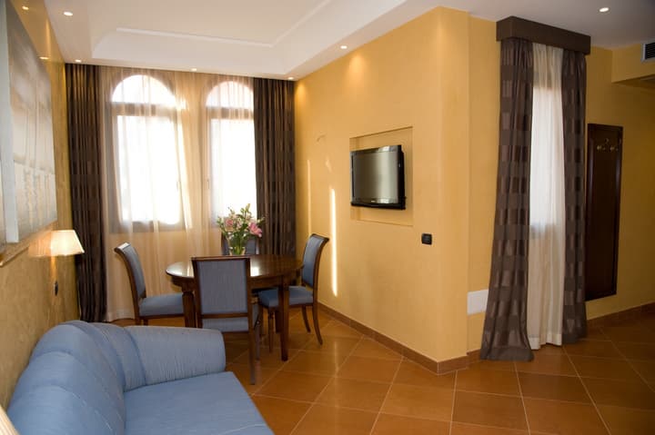Artemis Hotel