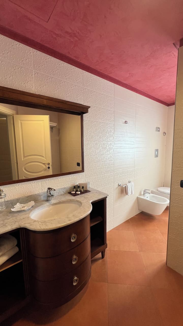 Artemis Hotel