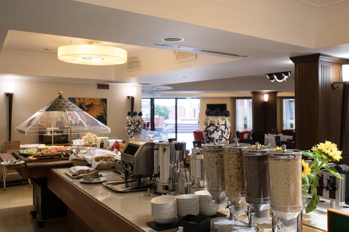 Artemis Hotel