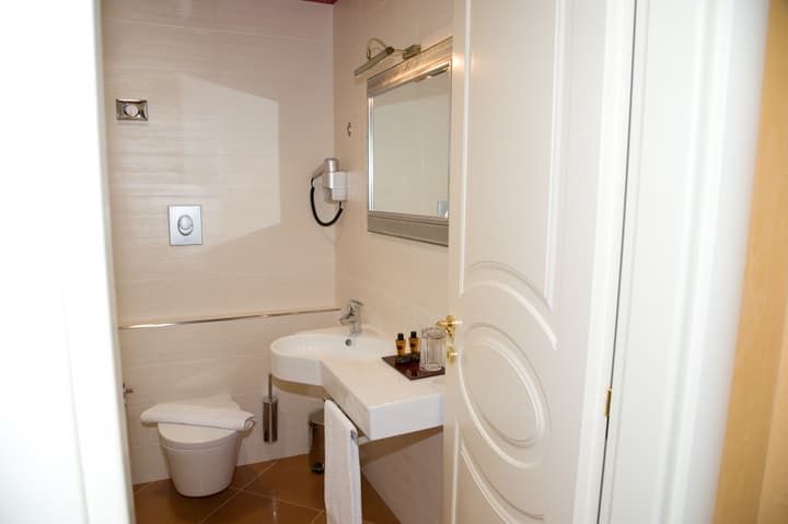 Artemis Hotel