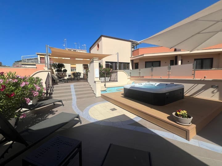 Artemis Hotel