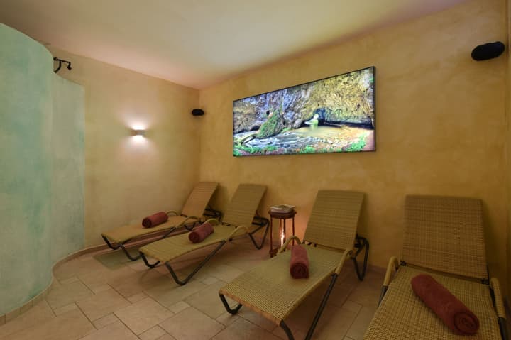 Cella Central Historic Boutique Hotel