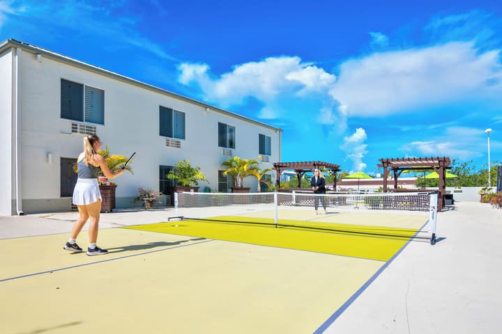 Naples Park Central Hotel