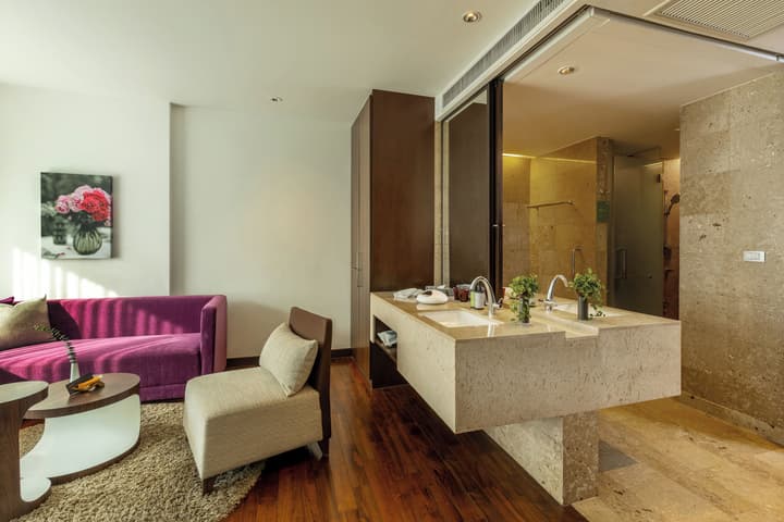LiT BANGKOK Hotel