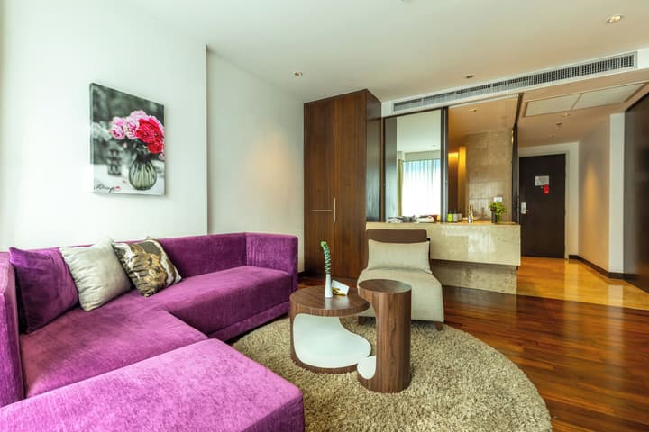 LiT BANGKOK Hotel
