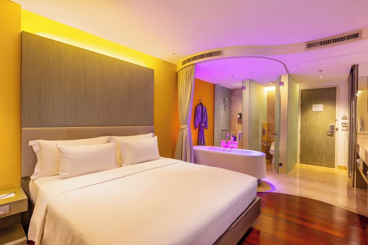 LiT BANGKOK Hotel