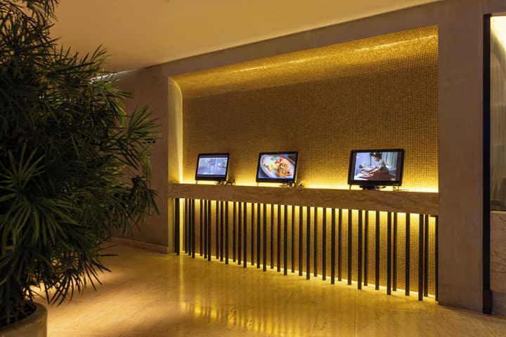 LiT BANGKOK Hotel