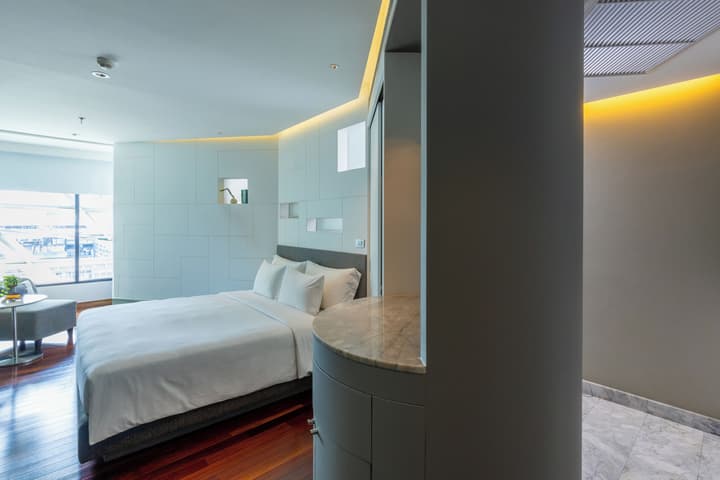LiT BANGKOK Hotel