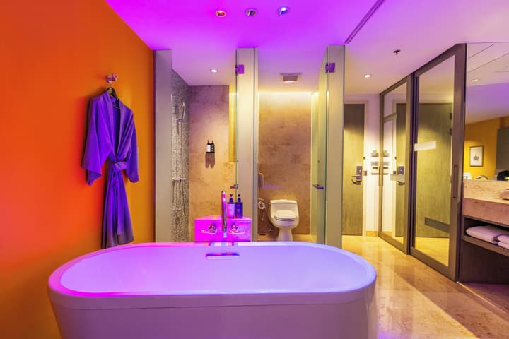 LiT BANGKOK Hotel